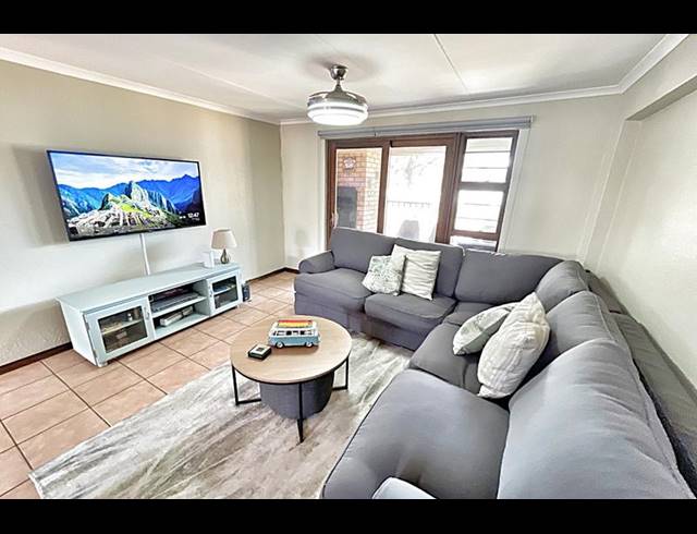 2 BEDROOM APARTMENT FOR SALE IN BEDFORDVIEW